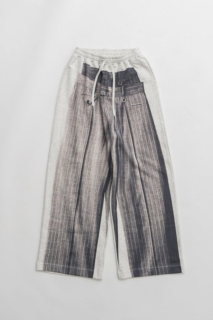 【プランク プロジェクト/PRANK PROJECT】のスラックスプリントスウェット インテリア・キッズ・メンズ・レディースファッション・服の通販 founy(ファニー) https://founy.com/ ファッション Fashion レディースファッション Fashion for Women トップス・カットソー Cut & Sew Tops シャツ・ブラウス・オフィスカジュアル Elegant Blouses & Button-Ups レディースパーカー・カジュアルフーディー Casual Hoodies & Sweatshirts ロングTシャツ・Tシャツ Longline T-Shirts & Tees スウェット・クルーネックトップス Sweatshirts & Crewnecks / Relaxed Fit Sweat Tops カットソー・ベーシックTシャツ Cut-and-Sewn Tops / Stretch Tees & Basics おすすめ Recommended / Our Picks ジャケット Jacket, Outerwear スウェット / スエット Sweatshirt, Sweatwear スリーブ Sleeve, Long Sleeve / Short Sleeve フォルム Silhouette, Form プリント Print, Printed Pattern ロング Long, Long-Length |ID: prp329100004811962 ipo3291000000036185513