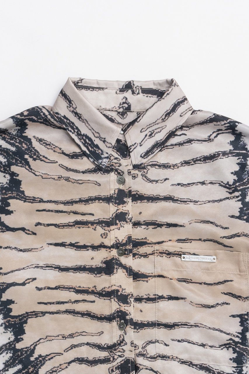 【プランク プロジェクト/PRANK PROJECT】のタイガープリントシャツ 人気、トレンドファッション・服の通販 founy(ファニー) 　ファッション　Fashion　レディースファッション　Fashion for Women　トップス・カットソー　Cut & Sew Tops　シャツ・ブラウス・オフィスカジュアル　Elegant Blouses & Button-Ups　おすすめ　Recommended / Our Picks　とろみ　Fluid, Flowy Fabric　サテン　Satin, Glossy Fabric　ジャケット　Jacket, Outerwear　スリーブ　Sleeve, Long Sleeve / Short Sleeve　プリント　Print, Printed Pattern　ロング　Long, Long-Length　新作・新入荷　New Arrivals / New In　羽織　Haori, Light Jacket　other-2|ID: prp329100004811967 ipo3291000000034930895