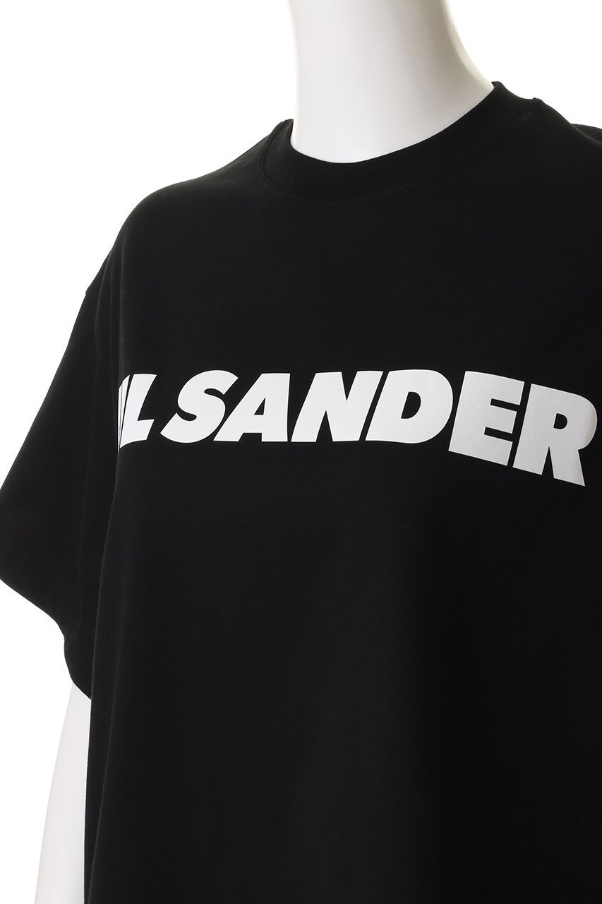 【ジル サンダー/JIL SANDER】のLOGO ショートスリーブ Tシャツ 人気、トレンドファッション・服の通販 founy(ファニー) ファッション Fashion レディースファッション Fashion for Women トップス・カットソー Cut & Sew Tops シャツ・ブラウス・オフィスカジュアル Elegant Blouses & Button-Ups ロングTシャツ・Tシャツ Longline T-Shirts & Tees カットソー・ベーシックTシャツ Cut-and-Sewn Tops / Stretch Tees & Basics 2026年 2026 おすすめ Recommended / Our Picks ショート Short, Short Length シンプル Simple, Minimal スリーブ Sleeve, Long Sleeve / Short Sleeve トレンド Trend, Trending Now プリント Print, Printed Pattern ワイド Wide, Wide Fit 夏 Summer 春 Spring S/S・春夏 SS, Spring/Summer, Warm Season other-5|ID: prp329100004813690 ipo3291000000035507658