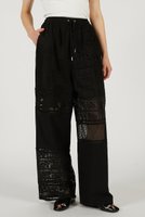 【プランク プロジェクト/PRANK PROJECT】のパネルレースパンツ 人気、トレンドファッション・服の通販 founy(ファニー) ファッション Fashion レディースファッション Fashion for Women パンツ Pants & Trousers 2026年 2026 シンプル Simple, Minimal ドッキング Docking, Mixed Material ボトム Bottoms, Lower Wear リラックス Relax, Relaxed Fit レース Lace, Lace Fabric 切替 Switching, Contrast Panel 夏 Summer 春 Spring S/S・春夏 SS, Spring/Summer, Warm Season |ID:prp329100004813745