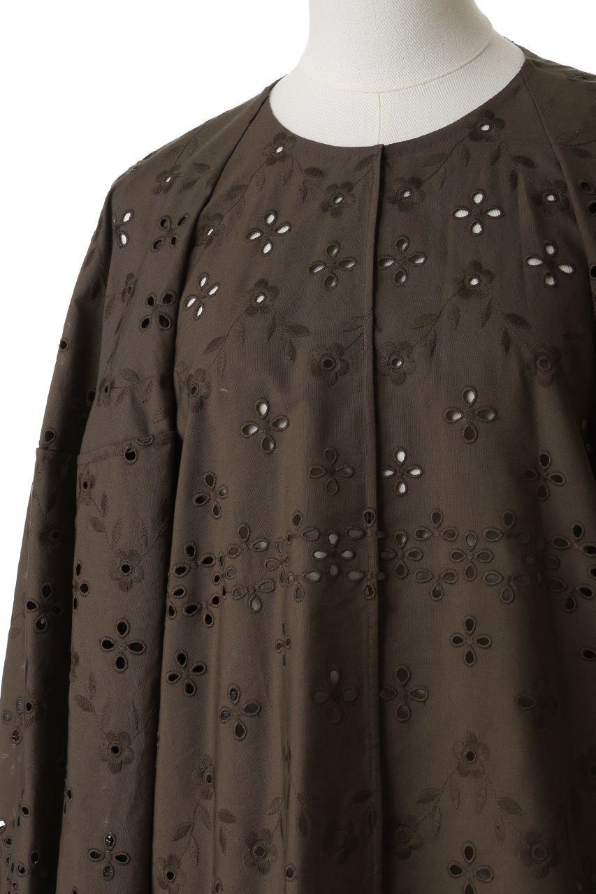 【ブラミンク/BLAMINK】のエンブロイダリーボリュームスリーブブラウス 人気、トレンドファッション・服の通販 founy(ファニー) 　ファッション　Fashion　レディースファッション　Fashion for Women　トップス・カットソー　Cut & Sew Tops　シャツ・ブラウス・オフィスカジュアル　Elegant Blouses & Button-Ups　ボリューム袖・フリルスリーブブラウス　Voluminous & Ruffle Sleeves / Puffy Sleeve Tops　2026年　2026　シンプル　Simple, Minimal　スリーブ　Sleeve, Long Sleeve / Short Sleeve　センター　Center, Center Line　フェミニン　Feminine, Girly　フレア　Flare, Flared　ロング　Long, Long-Length　夏　Summer　春　Spring　S/S・春夏　SS, Spring/Summer, Warm Season　other-5|ID: prp329100004815814 ipo3291000000034979186