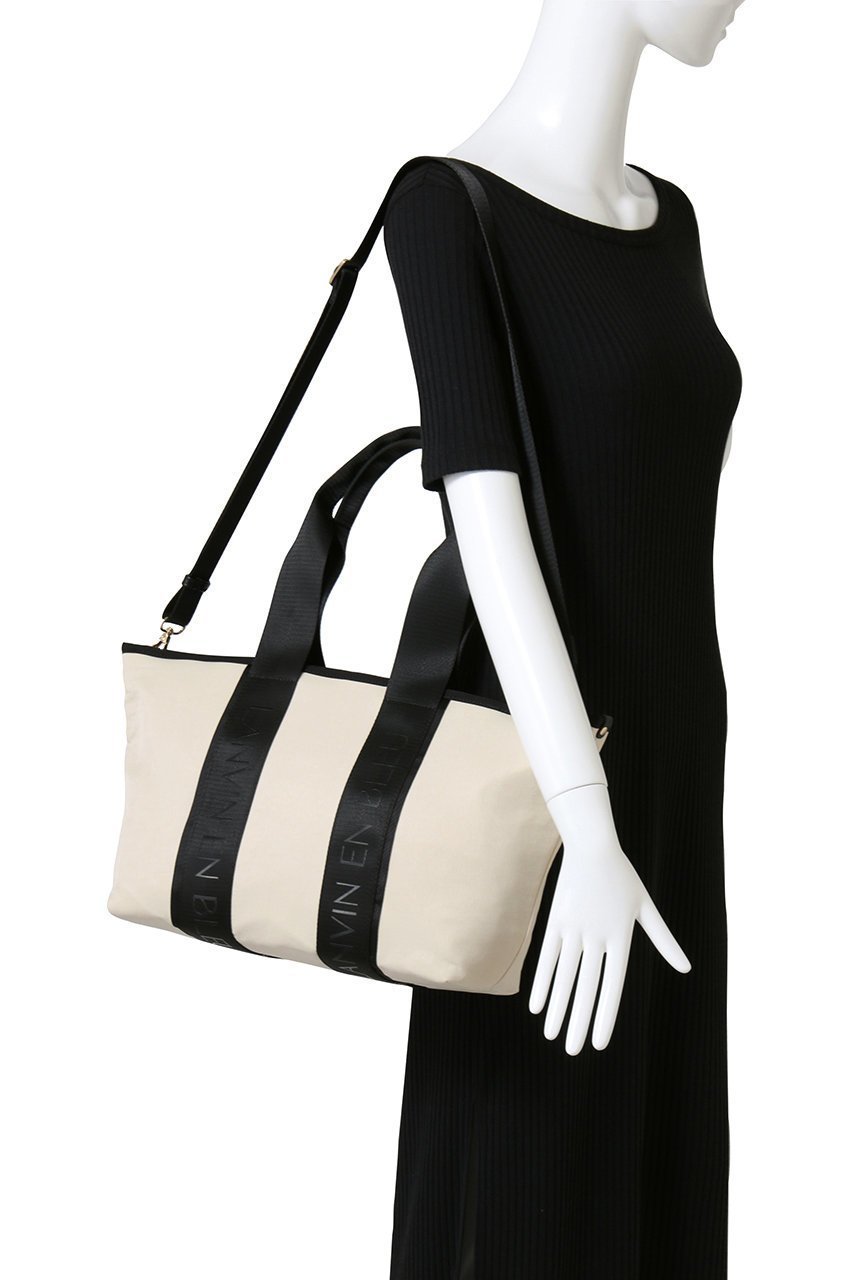 【ランバン オン ブルー/LANVIN en Bleu】のロゴテープワイドトートバッグ 人気、トレンドファッション・服の通販 founy(ファニー) ファッション Fashion レディースファッション Fashion for Women バッグ Bags 2026年 2026 おすすめ Recommended / Our Picks ショルダー Shoulder, Shoulder Strap シンプル Simple, Minimal ジップ Zip, Zipper ワイド Wide, Wide Fit エレガント 上品 Elegant 夏 Summer 春 Spring S/S・春夏 SS, Spring/Summer, Warm Season ビジネス 仕事 通勤 Business / Work / Commuting other-2|ID: prp329100004815902 ipo3291000000034979907