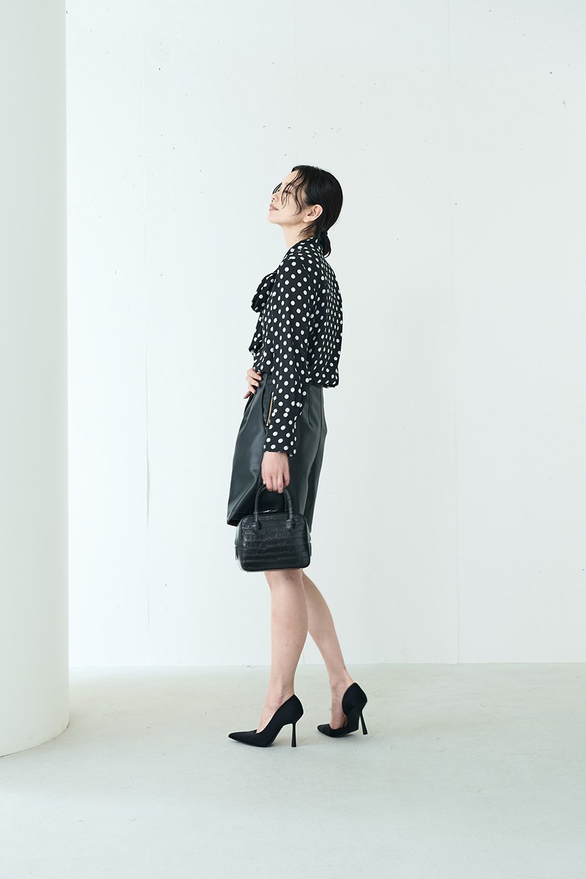 【ジェイドット/j.】のフェイクレザーショートパンツ 人気、トレンドファッション・服の通販 founy(ファニー) 　ファッション　Fashion　レディースファッション　Fashion for Women　パンツ　Pants & Trousers　ショートパンツ・ハーフパンツ　High-Waisted & Relaxed Shorts　ショート　Short, Short Length　ジャケット　Jacket, Outerwear　フェイクレザー　Faux Leather, PU Leather　フロント　Front, Front Design　ロング　Long, Long-Length　A/W・秋冬　Autumn/Winter　other-8|ID: prp329100004815962 ipo3291000000034980722