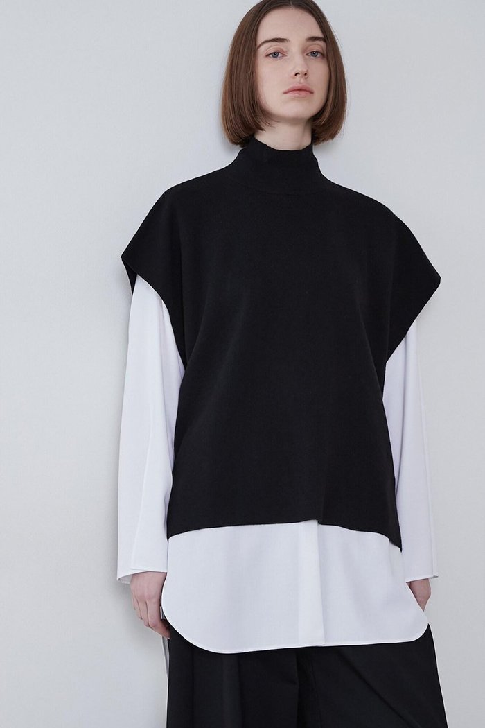 【ル フィル/LE PHIL】の《LE PHIL》バックオープンジレ インテリア・キッズ・メンズ・レディースファッション・服の通販 founy(ファニー) https://founy.com/ ファッション Fashion レディースファッション Fashion for Women トップス・カットソー Cut & Sew Tops ニット Knit Tops & Sweaters ベスト&ジレ / 重ね着スタイル Vests & Gilets カジュアルプルオーバー・ニットトップス Pullovers & Knit Tops / Casual Pullovers スタンダード Standard, Basic スリット Slit, Slit Detail 再入荷 Restock / Back in Stock |ID: prp329100004815989 ipo3291000000034981138