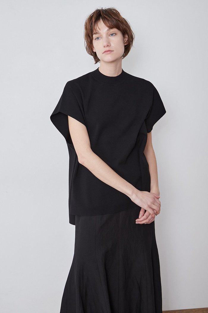 【ル フィル/LE PHIL】の《LE PHIL》ノースリーブニット インテリア・キッズ・メンズ・レディースファッション・服の通販 founy(ファニー) https://founy.com/ ファッション Fashion レディースファッション Fashion for Women トップス・カットソー Cut & Sew Tops ニット Knit Tops & Sweaters キャミソール&ノースリーブ Camisoles & Sleeveless Tops カジュアルプルオーバー・ニットトップス Pullovers & Knit Tops / Casual Pullovers シンプル Simple, Minimal スタンダード Standard, Basic ノースリーブ Sleeveless, No-Sleeve ボーダー Border, Stripe 再入荷 Restock / Back in Stock |ID: prp329100004815993 ipo3291000000034981184