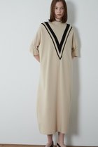 【ル フィル/LE PHIL】の《LE PHIL》ラインオーバーワンピース 人気、トレンドファッション・服の通販 founy(ファニー) ファッション Fashion レディースファッション Fashion for Women ワンピース Dresses シンプル Simple, Minimal スタンダード Standard, Basic スリーブ Sleeve, Long Sleeve / Short Sleeve フォルム Silhouette, Form 再入荷 Restock / Back in Stock thumbnail ベージュ|ID: prp329100004815998 ipo3291000000034981259