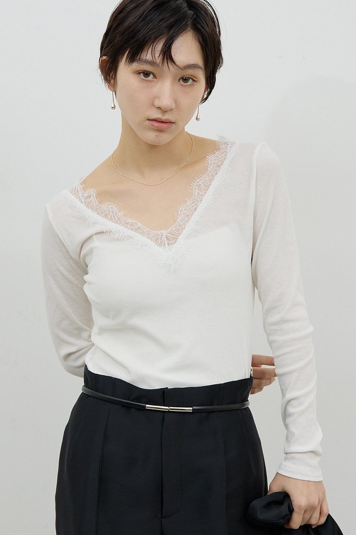 【ガリャルダガランテ/GALLARDAGALANTE】のVレースロンTee インテリア・キッズ・メンズ・レディースファッション・服の通販 founy(ファニー) https://founy.com/ ファッション Fashion レディースファッション Fashion for Women トップス・カットソー Cut & Sew Tops シャツ・ブラウス・オフィスカジュアル Elegant Blouses & Button-Ups ロングTシャツ・Tシャツ Longline T-Shirts & Tees カットソー・ベーシックTシャツ Cut-and-Sewn Tops / Stretch Tees & Basics 2026年 2026 おすすめ Recommended / Our Picks インナー Innerwear カットソー Cut and Sewn Top スリーブ Sleeve, Long Sleeve / Short Sleeve デコルテ Décolleté, Neckline マニッシュ Mannish, Boyish レース Lace, Lace Fabric ロング Long, Long-Length 夏 Summer 春 Spring S/S・春夏 SS, Spring/Summer, Warm Season |ID: prp329100004817016 ipo3291000000035783574