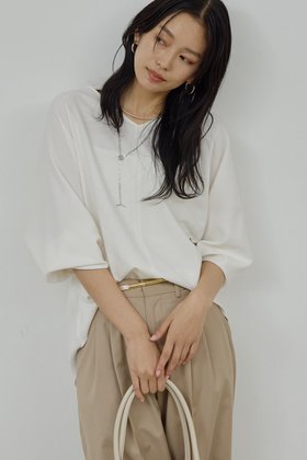 【ガリャルダガランテ/GALLARDAGALANTE】のVネックプルオーバー 人気、トレンドファッション・服の通販 founy(ファニー) ファッション Fashion レディースファッション Fashion for Women トップス・カットソー Cut & Sew Tops シャツ・ブラウス・オフィスカジュアル Elegant Blouses & Button-Ups ロングTシャツ・Tシャツ Longline T-Shirts & Tees カジュアルプルオーバー・ニットトップス Pullovers & Knit Tops / Casual Pullovers カットソー・ベーシックTシャツ Cut-and-Sewn Tops / Stretch Tees & Basics Vネックトップス V-Neck Tops / V-Cut Neckline Shirts 2026年 2026 スリット Slit, Slit Detail スリーブ Sleeve, Long Sleeve / Short Sleeve ロング Long, Long-Length 夏 Summer 春 Spring S/S・春夏 SS, Spring/Summer, Warm Season 楽ちん Easy Fit, Comfortable |ID:prp329100004817018