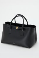 【マルティニーク/martinique】の【FRENZLAUER】Greta Bag 人気、トレンドファッション・服の通販 founy(ファニー) ファッション Fashion レディースファッション Fashion for Women バッグ Bags 2026年 2026 イタリア Italy オケージョン Occasion Wear フォルム Silhouette, Form ポーチ Pouch, Small Case エレガント 上品 Elegant 夏 Summer 春 Spring S/S・春夏 SS, Spring/Summer, Warm Season |ID:prp329100004817021