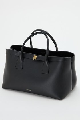 【マルティニーク/martinique】 【FRENZLAUER】Greta Bag人気、トレンドファッション・服の通販 founy(ファニー) ファッション Fashion レディースファッション Fashion for Women バッグ Bags 2026年 2026 イタリア Italy オケージョン Occasion Wear フォルム Silhouette, Form ポーチ Pouch, Small Case エレガント 上品 Elegant 夏 Summer 春 Spring S/S・春夏 SS, Spring/Summer, Warm Season |ID:prp329100004817021