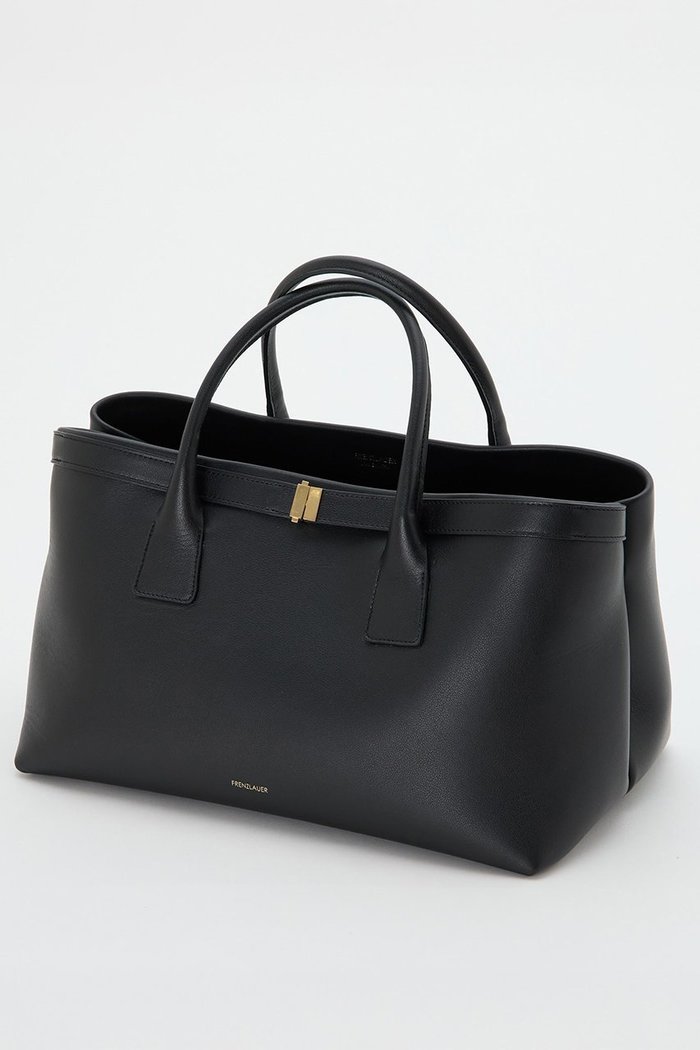 【マルティニーク/martinique】の【FRENZLAUER】Greta Bag インテリア・キッズ・メンズ・レディースファッション・服の通販 founy(ファニー) https://founy.com/ ファッション Fashion レディースファッション Fashion for Women バッグ Bags 2026年 2026 イタリア Italy オケージョン Occasion Wear フォルム Silhouette, Form ポーチ Pouch, Small Case エレガント 上品 Elegant 夏 Summer 春 Spring S/S・春夏 SS, Spring/Summer, Warm Season |ID: prp329100004817021 ipo3291000000036208070