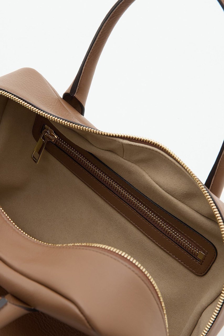 【マルティニーク/martinique】の【FRENZLAUER】Bowling Bag Medium 人気、トレンドファッション・服の通販 founy(ファニー) 　ファッション　Fashion　レディースファッション　Fashion for Women　2026年　2026　なめらか　Smooth, Silky Texture　イタリア　Italy　ダブル　Double, Double-Breasted　フォルム　Silhouette, Form　フリンジ　Fringe, Tassel　ボストン　Boston　ボストンバッグ　Boston Bag, Retro Bag　ポーチ　Pouch, Small Case　エレガント 上品　Elegant　夏　Summer　春　Spring　S/S・春夏　SS, Spring/Summer, Warm Season　other-8|ID: prp329100004817022 ipo3291000000035783606