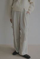 【エトレトウキョウ/ETRE TOKYO】のバックサテンリラクシーカーゴパンツ 人気、トレンドファッション・服の通販 founy(ファニー) ファッション Fashion レディースファッション Fashion for Women パンツ Pants & Trousers バッグ Bags カーゴパンツ Cargo Pants, Utility Pants サテン Satin, Glossy Fabric スウェット / スエット Sweatshirt, Sweatwear バランス Balance, Style Balance ポケット Pocket, Pocket Detail エレガント 上品 Elegant |ID:prp329100004817989