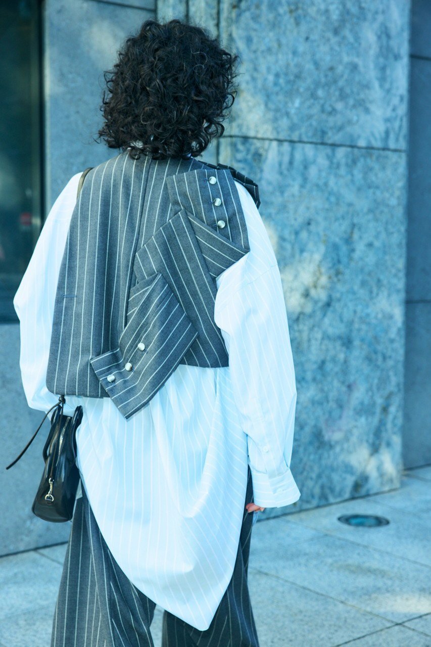 【エンフォルド/ENFOLD】のSLIT SHIRT 人気、トレンドファッション・服の通販 founy(ファニー) 　ファッション　Fashion　レディースファッション　Fashion for Women　トップス・カットソー　Cut & Sew Tops　シャツ・ブラウス・オフィスカジュアル　Elegant Blouses & Button-Ups　ロングTシャツ・Tシャツ　Longline T-Shirts & Tees　2026年　2026　サテン　Satin, Glossy Fabric　ストライプ　Stripe, Striped Pattern　スリーブ　Sleeve, Long Sleeve / Short Sleeve　チュニック　Tunic, Long Top　ドレープ　Drape, Draping Fabric　バランス　Balance, Style Balance　パターン　Pattern, Design Print　ベスト　Vest, Waistcoat　ベーシック　Basic, Essential　ロング　Long, Long-Length　エレガント 上品　Elegant　夏　Summer　春　Spring　S/S・春夏　SS, Spring/Summer, Warm Season　other-7|ID: prp329100004818017 ipo3291000000035670437