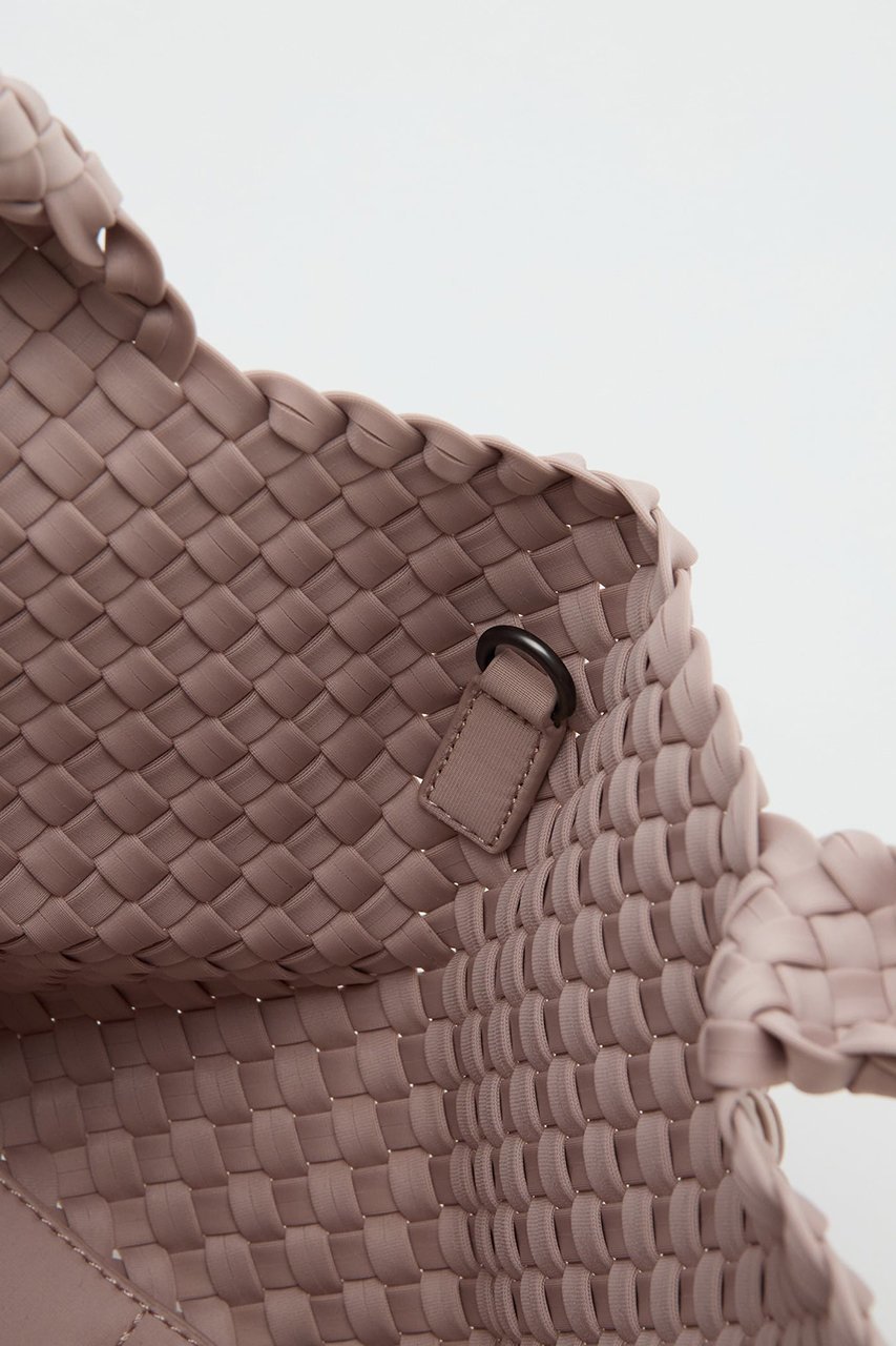 【マルティニーク/martinique】の《別注》【NAGHEDI】St Barths Small バッグ 人気、トレンドファッション・服の通販 founy(ファニー) 　ファッション　Fashion　レディースファッション　Fashion for Women　バッグ　Bags　2026年　2026　クラシック　Classic, Timeless Style　ポーチ　Pouch, Small Case　エレガント 上品　Elegant　別注　Limited Edition, Custom Order　夏　Summer　春　Spring　S/S・春夏　SS, Spring/Summer, Warm Season　軽量　Lightweight, Ultra Light　other-6|ID: prp329100004818033 ipo3291000000035774074