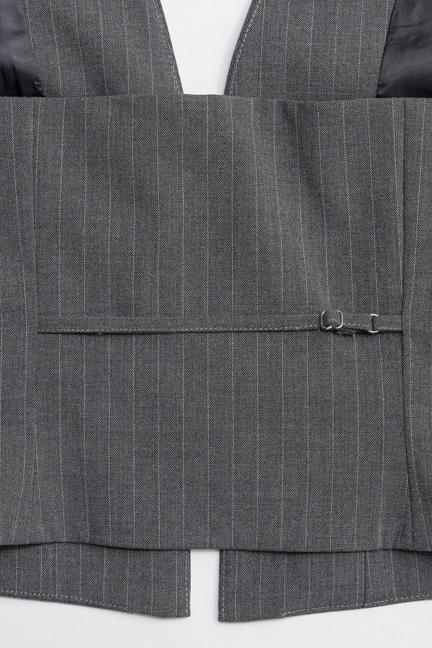 【メゾンスペシャル/MAISON SPECIAL】のSuiting Halter Neck Vest/スーチングホルターネックベスト 人気、トレンドファッション・服の通販 founy(ファニー) 　ファッション　Fashion　レディースファッション　Fashion for Women　アウター　Coat / Outerwear Collection　トップス・カットソー　Cut & Sew Tops　キャミソール&ノースリーブ　Camisoles & Sleeveless Tops　シャツ・ブラウス・オフィスカジュアル　Elegant Blouses & Button-Ups　ベスト&ジレ / 重ね着スタイル　Vests & Gilets　2026年　2026　カッティング　Cutting Detail　シルバー　Silver, Metallic Silver　ストライプ　Stripe, Striped Pattern　ノースリーブ　Sleeveless, No-Sleeve　フロント　Front, Front Design　夏　Summer　春　Spring　S/S・春夏　SS, Spring/Summer, Warm Season　other-4|ID: prp329100004818053 ipo3291000000035774181