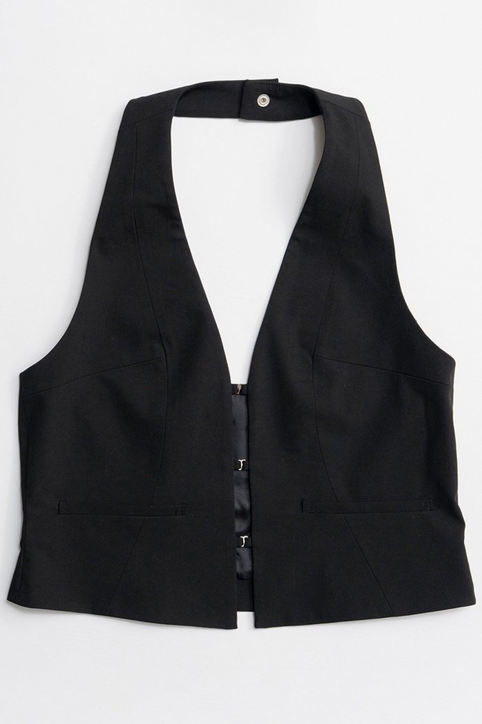 【メゾンスペシャル/MAISON SPECIAL】のSuiting Halter Neck Vest/スーチングホルターネックベスト インテリア・キッズ・メンズ・レディースファッション・服の通販 founy(ファニー) https://founy.com/ ファッション Fashion レディースファッション Fashion for Women アウター Coat / Outerwear Collection トップス・カットソー Cut & Sew Tops キャミソール&ノースリーブ Camisoles & Sleeveless Tops シャツ・ブラウス・オフィスカジュアル Elegant Blouses & Button-Ups ベスト&ジレ / 重ね着スタイル Vests & Gilets 2026年 2026 カッティング Cutting Detail シルバー Silver, Metallic Silver ストライプ Stripe, Striped Pattern ノースリーブ Sleeveless, No-Sleeve フロント Front, Front Design 夏 Summer 春 Spring S/S・春夏 SS, Spring/Summer, Warm Season |ID: prp329100004818053 ipo3291000000036078145
