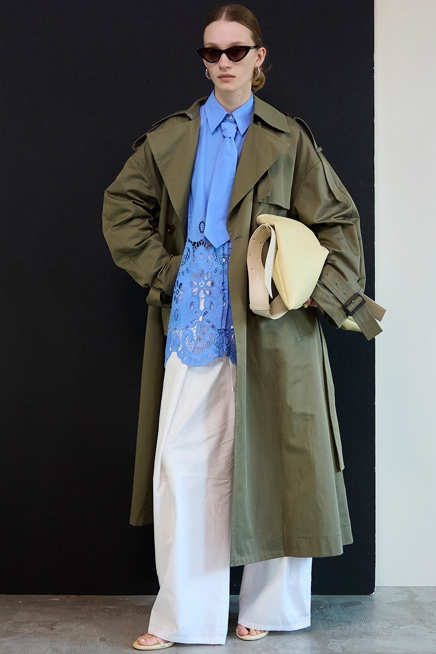 【メゾンスペシャル/MAISON SPECIAL】のHem Embroidery Neck Tie Shirt/ヘムエンブロイダリーネクタイシャツ 人気、トレンドファッション・服の通販 founy(ファニー) 　ファッション　Fashion　レディースファッション　Fashion for Women　トップス・カットソー　Cut & Sew Tops　シャツ・ブラウス・オフィスカジュアル　Elegant Blouses & Button-Ups　春　Spring　クラシカル　Classical, Vintage-Inspired　クラシック　Classic, Timeless Style　シンプル　Simple, Minimal　ジャケット　Jacket, Outerwear　スラックス　Slacks, Dress Pants　スリーブ　Sleeve, Long Sleeve / Short Sleeve　デニム　Denim, Jeans Material　ヘムライン　Hemline, Bottom Cut　ロング　Long, Long-Length　S/S・春夏　SS, Spring/Summer, Warm Season　おすすめ　Recommended / Our Picks　夏　Summer　2026年　2026　other-7|ID: prp329100004818058 ipo3291000000035003040