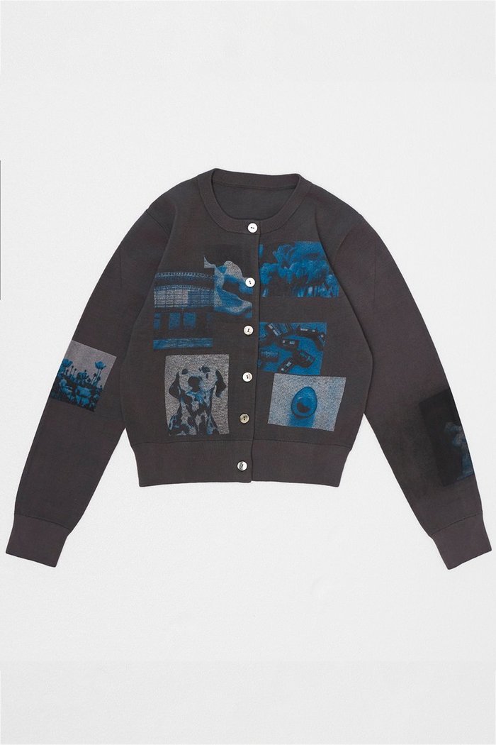 【メゾンスペシャル/MAISON SPECIAL】のPhoto Collage Compact Knit Cardigan/フォトコラージュコンパクトニットカーディガン インテリア・キッズ・メンズ・レディースファッション・服の通販 founy(ファニー) https://founy.com/ ファッション Fashion レディースファッション Fashion for Women トップス・カットソー Cut & Sew Tops ニット Knit Tops & Sweaters カーディガン・羽織り Layered Style Cardigans 春 Spring カーディガン Cardigan, Knitwear ストレッチ Stretch, Stretchy Fabric プリント Print, Printed Pattern ミラノリブ Milano Rib, Milano Stitch S/S・春夏 SS, Spring/Summer, Warm Season 夏 Summer 2026年 2026 |ID: prp329100004818088 ipo3291000000035003279