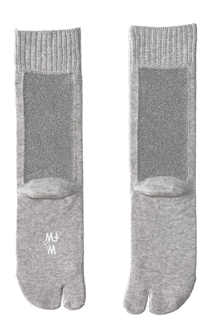 【ダブルアンドエフダブル/w&fw】のコットンバックラインラメTABIソックス インテリア・キッズ・メンズ・レディースファッション・服の通販 founy(ファニー) https://founy.com/ ファッション Fashion レディースファッション Fashion for Women バッグ Bags ソックス&靴下 Socks & Hosiery レッグウェア・ストッキング Legwear & Hosiery おすすめ Recommended / Our Picks シルク Silk, 100% Silk ソックス Socks, Hosiery ホールガーメント WholeGarment, Seamless Knit |ID: prp329100004818094 ipo3291000000036078257