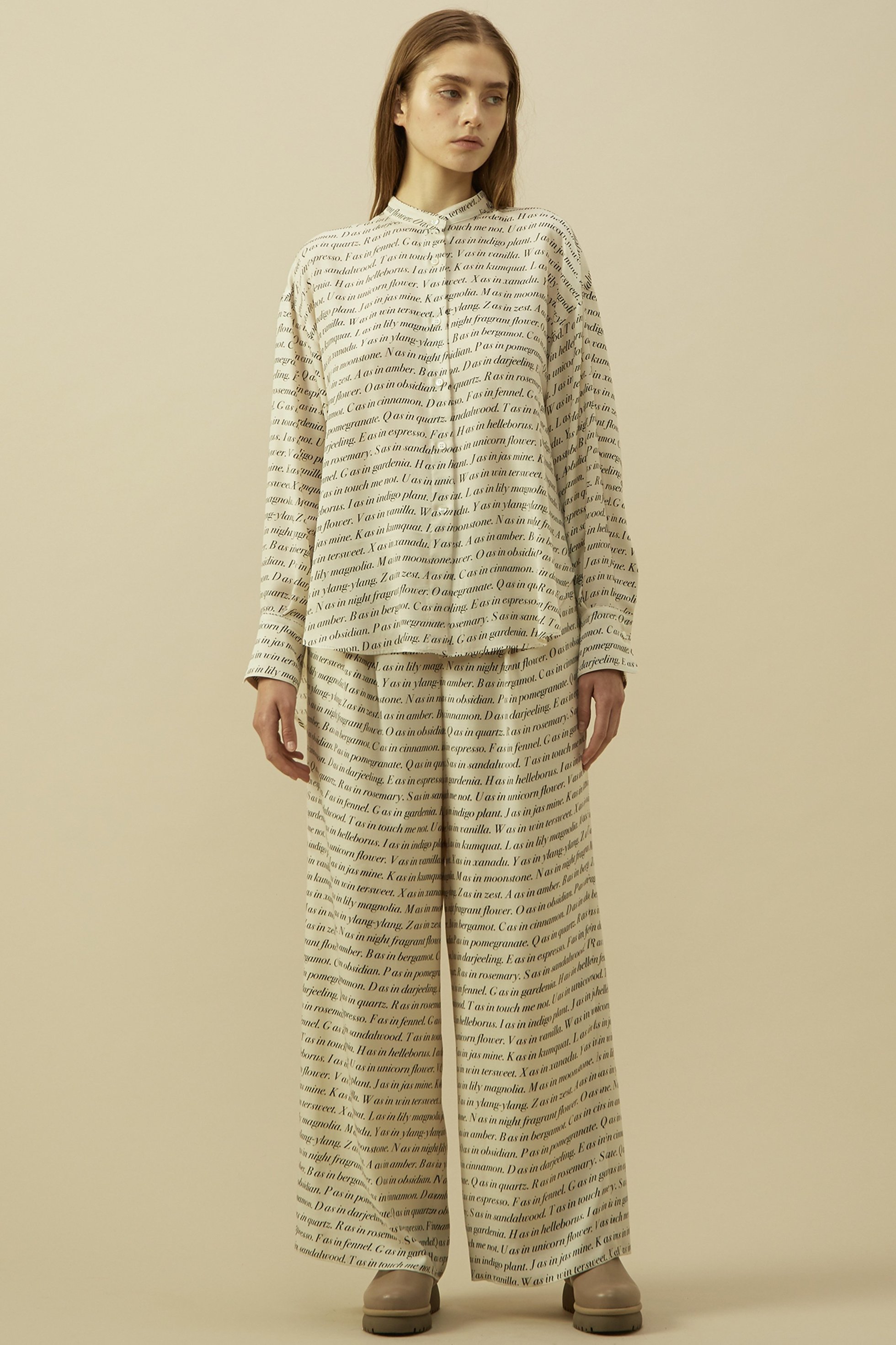 【プレインピープル/PLAIN PEOPLE】のレタードワイドストレートパンツ 人気、トレンドファッション・服の通販 founy(ファニー) 　ファッション　Fashion　レディースファッション　Fashion for Women　パンツ　Pants & Trousers　キュプラ　Cupro, Eco Fabric　ストレート　Straight, Straight Cut　ツイル　Twist, Twisted Detail　フロント　Front, Front Design　プリント　Print, Printed Pattern　リラックス　Relax, Relaxed Fit　ワイド　Wide, Wide Fit　再入荷　Restock / Back in Stock　other-2|ID: prp329100004821433 ipo3291000000035682235