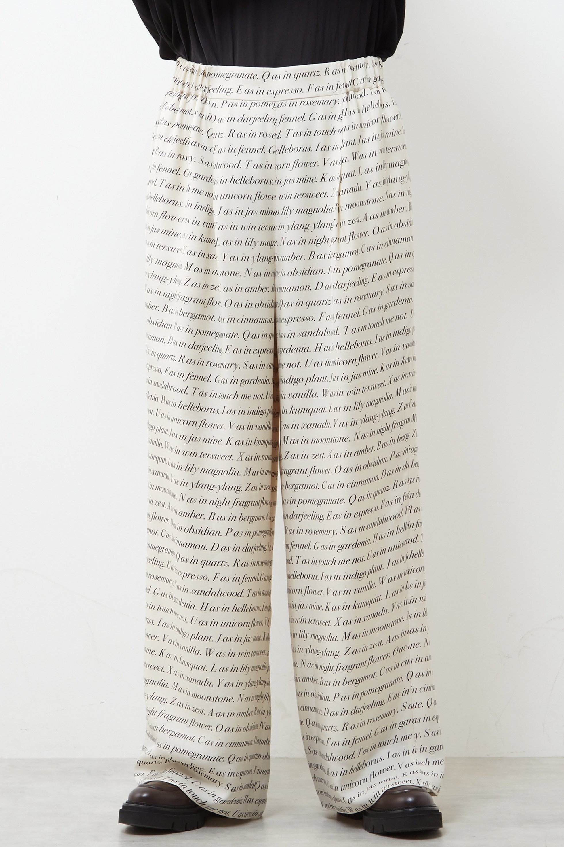 【プレインピープル/PLAIN PEOPLE】のレタードワイドストレートパンツ 人気、トレンドファッション・服の通販 founy(ファニー) 　ファッション　Fashion　レディースファッション　Fashion for Women　パンツ　Pants & Trousers　キュプラ　Cupro, Eco Fabric　ストレート　Straight, Straight Cut　ツイル　Twist, Twisted Detail　フロント　Front, Front Design　プリント　Print, Printed Pattern　リラックス　Relax, Relaxed Fit　ワイド　Wide, Wide Fit　再入荷　Restock / Back in Stock　other-3|ID: prp329100004821433 ipo3291000000035682238