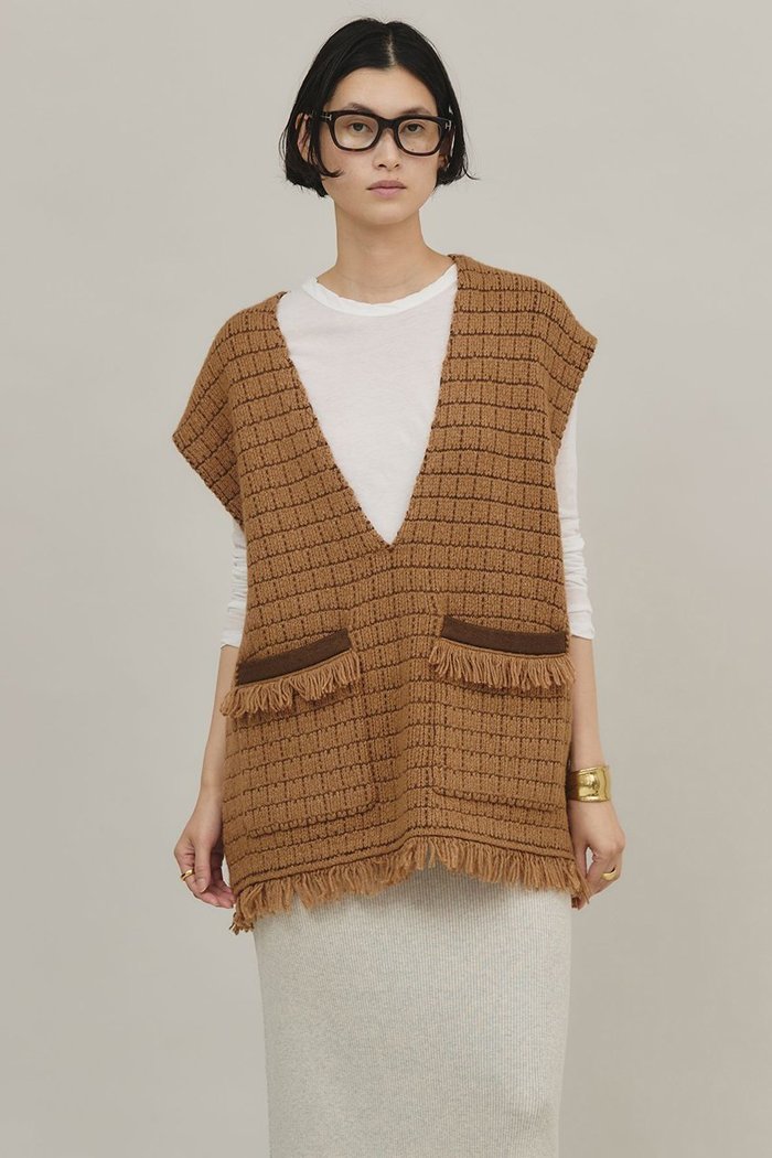 【カレンソロジー/Curensology】のツイーディフリンジニットベスト インテリア・キッズ・メンズ・レディースファッション・服の通販 founy(ファニー) https://founy.com/ ファッション Fashion レディースファッション Fashion for Women アウター Coat / Outerwear Collection レディースジャケット・軽アウター Jackets おすすめ Recommended / Our Picks ジャケット Jacket, Outerwear フリンジ Fringe, Tassel フレア Flare, Flared ベスト Vest, Waistcoat ポケット Pocket, Pocket Detail ルーズ Loose, Oversized 再入荷 Restock / Back in Stock A/W・秋冬 Autumn/Winter |ID: prp329100004822266 ipo3291000000035052088