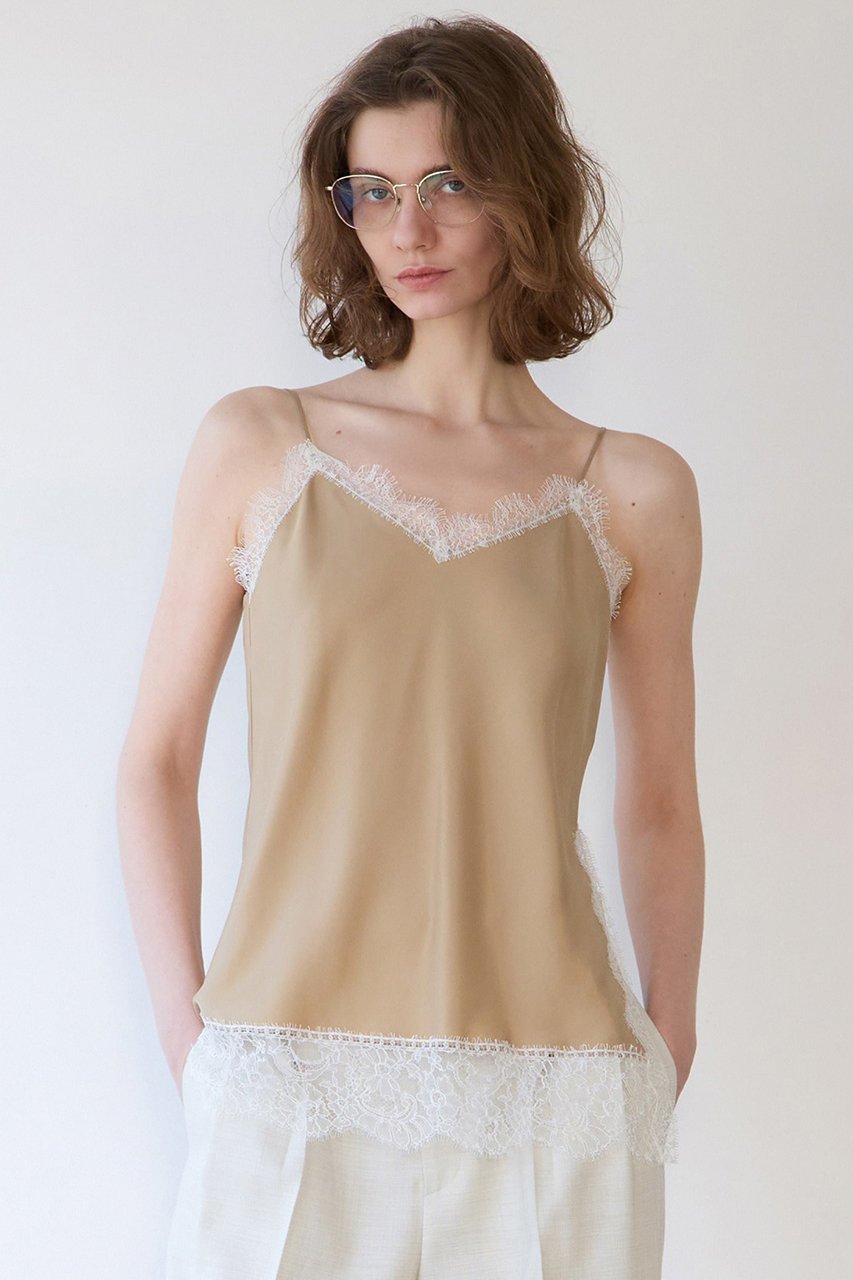 【マルティニーク/martinique】のリバーレースキャミ インテリア・キッズ・メンズ・レディースファッション・服の通販 founy(ファニー) 　ファッション　Fashion　レディースファッション　Fashion for Women　トップス・カットソー　Cut & Sew Tops　キャミソール&ノースリーブ　Camisoles & Sleeveless Tops　シャツ・ブラウス・オフィスカジュアル　Elegant Blouses & Button-Ups　ロングTシャツ・Tシャツ　Longline T-Shirts & Tees　カットソー・ベーシックTシャツ　Cut-and-Sewn Tops / Stretch Tees & Basics　インナー　Innerwear　春　Spring　カットソー　Cut and Sewn Top　キャミソール　Camisole, Spaghetti Strap Top　スリット　Slit, Slit Detail　タンク　Tank Top, Sleeveless Top　バランス　Balance, Style Balance　フィット　Fit, Slim Fit　レース　Lace, Lace Fabric　S/S・春夏　SS, Spring/Summer, Warm Season　おすすめ　Recommended / Our Picks　夏　Summer　エレガント 上品　Elegant　2026年　2026　キャメル|ID: prp329100004822285 ipo3291000000035052567