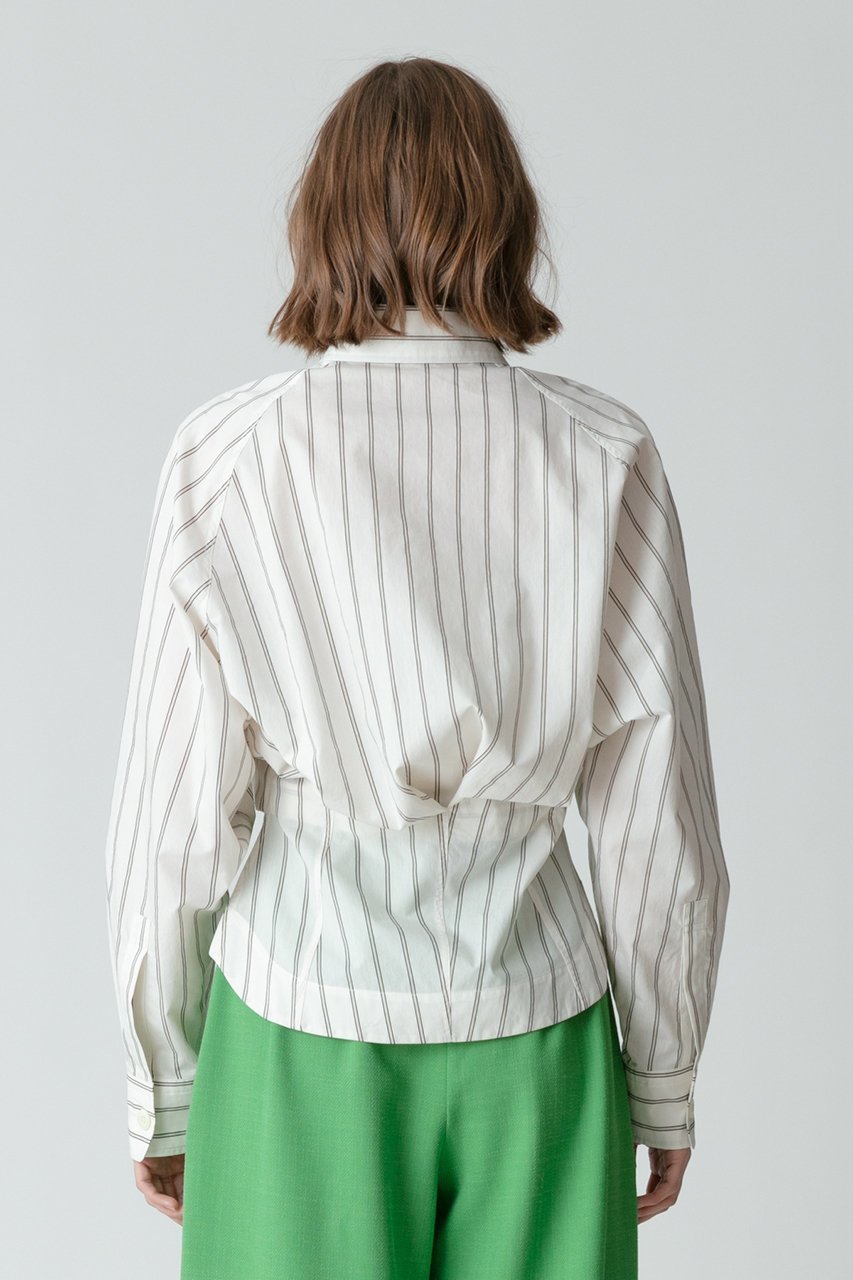 【アルアバイル/allureville】のトリムストライプバックタックシャツ 人気、トレンドファッション・服の通販 founy(ファニー) 　ファッション　Fashion　レディースファッション　Fashion for Women　トップス・カットソー　Cut & Sew Tops　シャツ・ブラウス・オフィスカジュアル　Elegant Blouses & Button-Ups　バッグ　Bags　おすすめ　Recommended / Our Picks　ストライプ　Stripe, Striped Pattern　スリーブ　Sleeve, Long Sleeve / Short Sleeve　フロント　Front, Front Design　ボトム　Bottoms, Lower Wear　ロング　Long, Long-Length　ワイド　Wide, Wide Fit　再入荷　Restock / Back in Stock　夏　Summer　春　Spring　S/S・春夏　SS, Spring/Summer, Warm Season　other-6|ID: prp329100004822302 ipo3291000000035054091