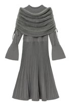 【アナイ/ANAYI】のフェザーケープ付き ワンピース 人気、トレンドファッション・服の通販 founy(ファニー) ファッション Fashion レディースファッション Fashion for Women ワンピース Dresses チュニック Tunic Tops & Dresses エレガント 上品 Elegant セットアップ Set-Up, Coordinated Outfit チュニック Tunic, Long Top フィット Fit, Slim Fit フェザー Feather, Feather Detail フェザーヤーン Feather Yarn, Fluffy Yarn フレア Flare, Flared リブニット Rib Knit, Ribbed Knit 再入荷 Restock / Back in Stock thumbnail グレー|ID: prp329100004822338 ipo3291000000035055260