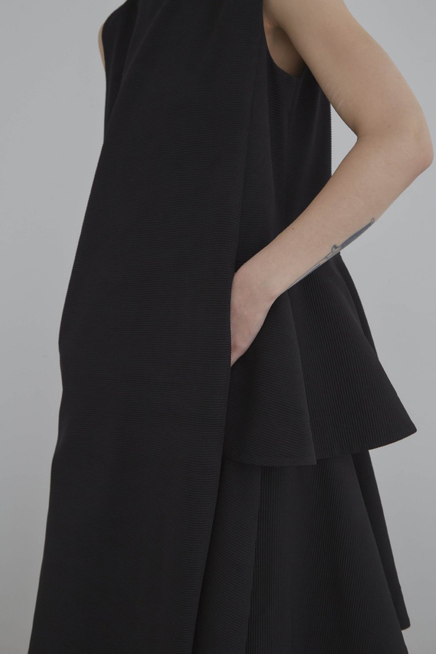 【ル フィル/LE PHIL】のワッフルプリーツティアードワンピース 人気、トレンドファッション・服の通販 founy(ファニー) 　ファッション　Fashion　レディースファッション　Fashion for Women　ワンピース　Dresses　チュニック　Tunic Tops & Dresses　スポーティ　Sporty, Casual Athletic　チュニック　Tunic, Long Top　ティアードワンピース　Tiered Dress, Flared Dress　フォルム　Silhouette, Form　フロント　Front, Front Design　プリーツ　Pleats, Pleated　ロング　Long, Long-Length　ワッフル　Waffle, Waffle Knit　other-4|ID: prp329100004822640 ipo3291000000035062549