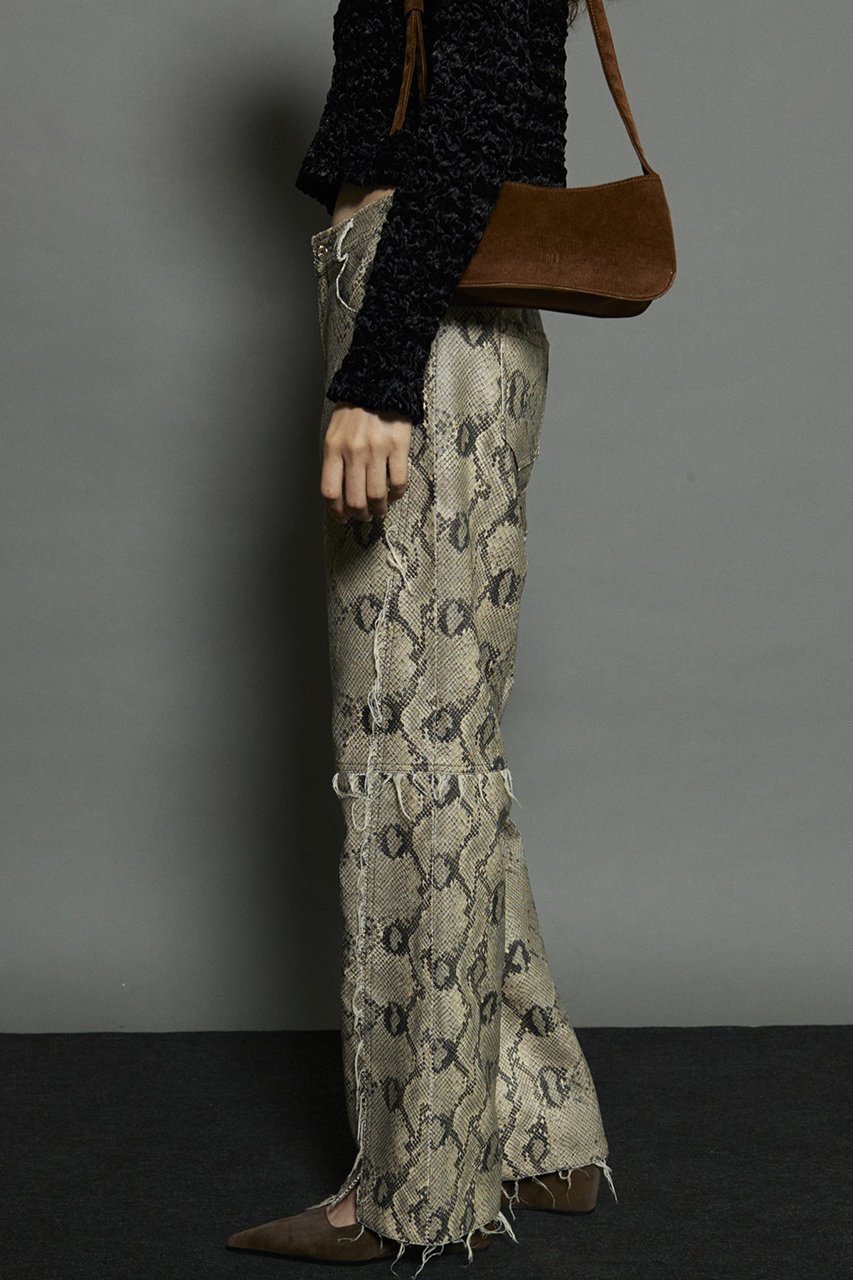 【メゾンスペシャル/MAISON SPECIAL】のfaux Leather Python Cut Off Pants/フェイクレザーパイソンカットオフパンツ 人気、トレンドファッション・服の通販 founy(ファニー) 　ファッション　Fashion　レディースファッション　Fashion for Women　パンツ　Pants & Trousers　セットアップ　Set-Up, Coordinated Outfit　トレンド　Trend, Trending Now　パイソン　Python, Snakeskin Pattern　フェイクレザー　Faux Leather, PU Leather　無地　Plain, Solid Color　other-8|ID: prp329100004822945 ipo3291000000035637499