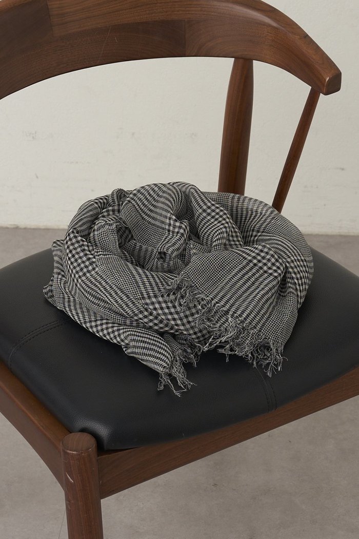 【ガリャルダガランテ/GALLARDAGALANTE】のグレンチェックストール インテリア・キッズ・メンズ・レディースファッション・服の通販 founy(ファニー) https://founy.com/ ファッション Fashion レディースファッション Fashion for Women ストール Soft & Warm Scarves マフラー・スヌード / 冬小物の定番 Scarves & Mufflers 2026年 2026 クラシック Classic, Timeless Style ストール Stole, Wrap チェック Check, Plaid, Tartan ベーシック Basic, Essential マフラー Scarf, Muffler 夏 Summer 春 Spring S/S・春夏 SS, Spring/Summer, Warm Season 軽量 Lightweight, Ultra Light |ID: prp329100004826329 ipo3291000000035944367