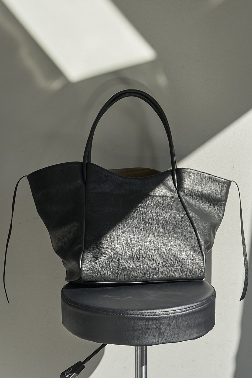 【ガリャルダガランテ/GALLARDAGALANTE】の【2.718】シュリンクレザートート 人気、トレンドファッション・服の通販 founy(ファニー) 　ファッション　Fashion　レディースファッション　Fashion for Women　バッグ　Bags　2026年　2026　エレガント 上品　Elegant　コンパクト　Compact, Small Size　シンプル　Simple, Minimal　ポケット　Pocket, Pocket Detail　ビジネス 仕事 通勤　Business / Work / Commuting　夏　Summer　春　Spring　S/S・春夏　SS, Spring/Summer, Warm Season　 other-1|ID: prp329100004826333 ipo3291000000035944385