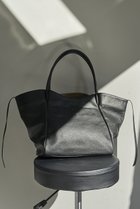 【ガリャルダガランテ/GALLARDAGALANTE】の【2.718】シュリンクレザートート ブラック|ID: prp329100004826333 ipo3291000000036865926