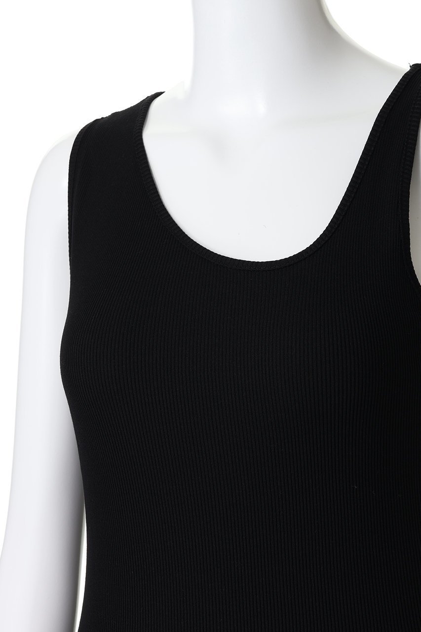 【スタニングルアー/STUNNING LURE】の【1/7 11:00販売開始】カーブネックタンク 人気、トレンドファッション・服の通販 founy(ファニー) 　ファッション　Fashion　レディースファッション　Fashion for Women　トップス・カットソー　Cut & Sew Tops　キャミソール&ノースリーブ　Camisoles & Sleeveless Tops　シャツ・ブラウス・オフィスカジュアル　Elegant Blouses & Button-Ups　ロングTシャツ・Tシャツ　Longline T-Shirts & Tees　カットソー・ベーシックTシャツ　Cut-and-Sewn Tops / Stretch Tees & Basics　カーディガン　Cardigan, Knitwear　キャミソール　Camisole, Spaghetti Strap Top　ジャケット　Jacket, Outerwear　タンク　Tank Top, Sleeveless Top　デコルテ　Décolleté, Neckline　フィット　Fit, Slim Fit　新作・新入荷　New Arrivals / New In　other-5|ID: prp329100004826341 ipo3291000000035116064