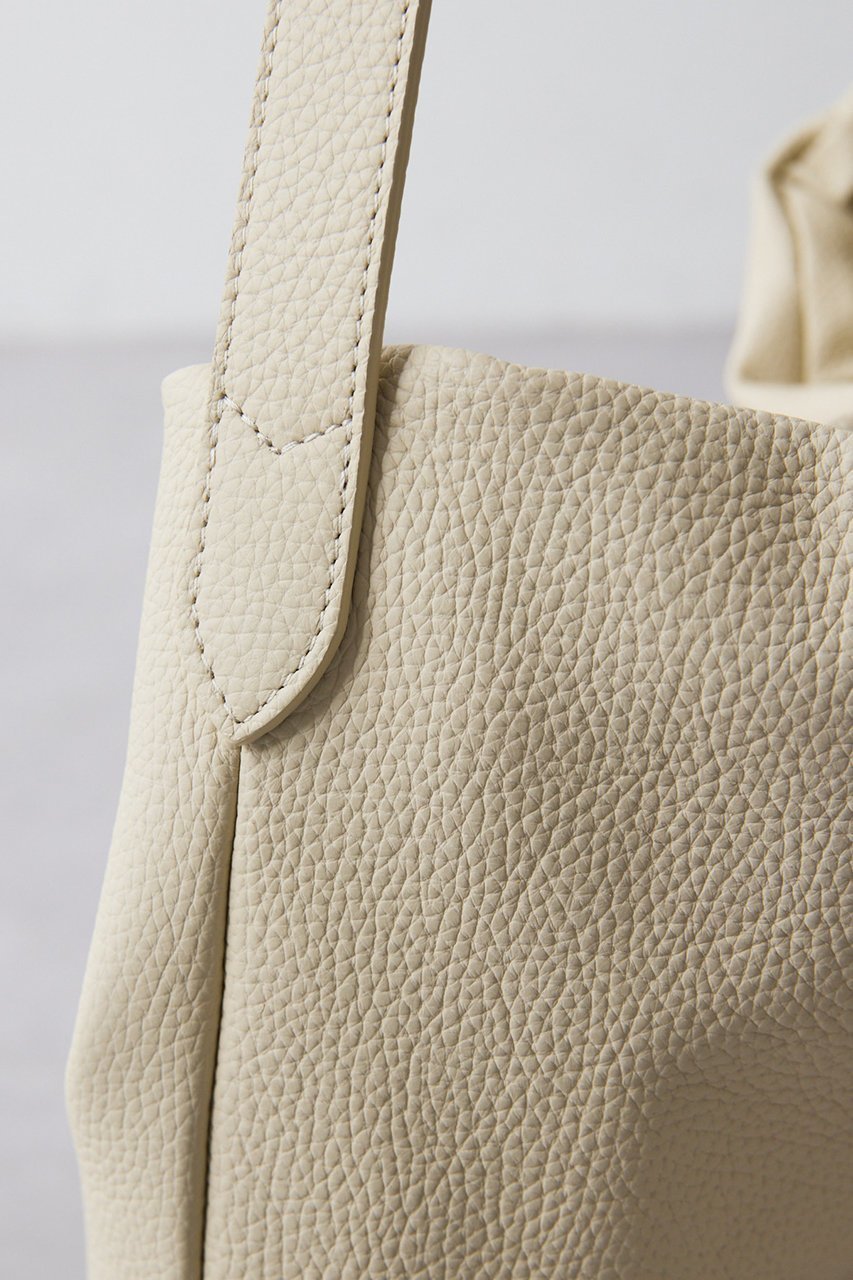 【ウィムガゼット/Whim Gazette】の【Hoaw.】ギャザーショルダーバッグ 人気、トレンドファッション・服の通販 founy(ファニー) ファッション Fashion レディースファッション Fashion for Women バッグ Bags アクセサリー Fashion Accessories 春 Spring ギャザー Gathered, Ruffled シューズ Shoes, Footwear シンプル Simple, Minimal なめらか Smooth, Silky Texture フォルム Silhouette, Form S/S・春夏 SS, Spring/Summer, Warm Season 夏 Summer エレガント 上品 Elegant 2026年 2026 other-8|ID: prp329100004826346 ipo3291000000035116121