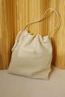 【ウィムガゼット/Whim Gazette】の【Hoaw.】ギャザーショルダーバッグ 人気、トレンドファッション・服の通販 founy(ファニー) ファッション Fashion レディースファッション Fashion for Women バッグ Bags アクセサリー Fashion Accessories 春 Spring ギャザー Gathered, Ruffled シューズ Shoes, Footwear シンプル Simple, Minimal なめらか Smooth, Silky Texture フォルム Silhouette, Form S/S・春夏 SS, Spring/Summer, Warm Season 夏 Summer エレガント 上品 Elegant 2026年 2026 |ID:prp329100004826346