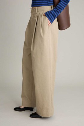 【ブリル/BRILL】のコットンチノタックパンツ 人気、トレンドファッション・服の通販 founy(ファニー) ファッション Fashion レディースファッション Fashion for Women パンツ Pants & Trousers 2026年 2026 ツイル Twist, Twisted Detail テーパード Tapered, Tapered Pants ルーズ Loose, Oversized ワッシャー Washer, Crinkled Finish 再入荷 Restock / Back in Stock 夏 Summer 春 Spring S/S・春夏 SS, Spring/Summer, Warm Season |ID:prp329100004826377