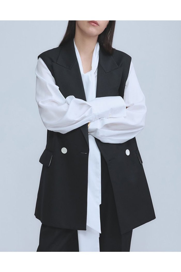 【カオス/Chaos】のエクールジャケットジレ インテリア・キッズ・メンズ・レディースファッション・服の通販 founy(ファニー) https://founy.com/ ファッション Fashion レディースファッション Fashion for Women アウター Coat / Outerwear Collection レディースジャケット・軽アウター Jackets インナー Innerwear エレガント 上品 Elegant 春 Spring シルク Silk, 100% Silk ジャケット Jacket, Outerwear セットアップ Set-Up, Coordinated Outfit ノースリーブ Sleeveless, No-Sleeve ベスト Vest, Waistcoat 半袖 Short Sleeve, Half Sleeve メンズ Men's, Menswear モダン Modern, Contemporary ワイド Wide, Wide Fit S/S・春夏 SS, Spring/Summer, Warm Season おすすめ Recommended / Our Picks 夏 Summer 2026年 2026 |ID: prp329100004827198 ipo3291000000035125391