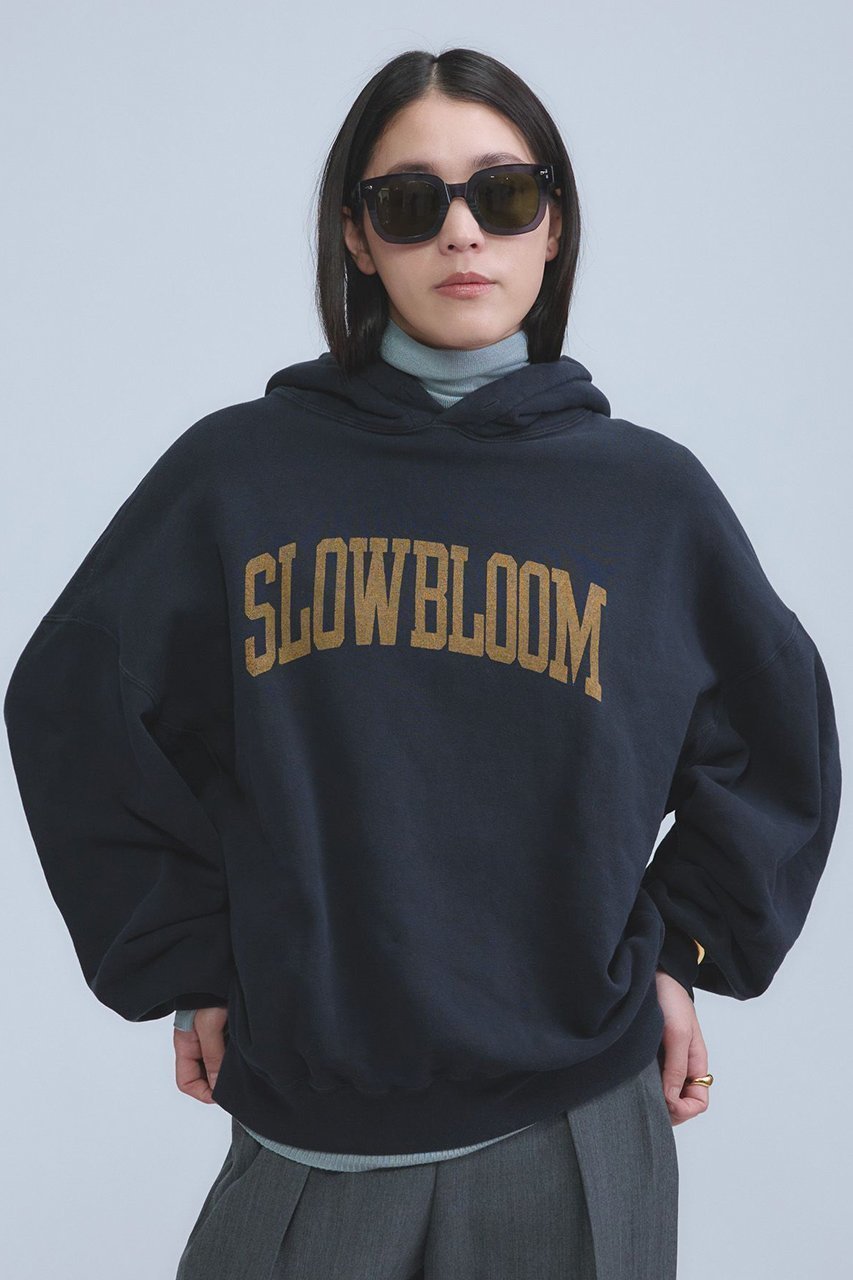 【カオス/Chaos】の【REMI RELIEF】別注ロゴフーディー 人気、トレンドファッション・服の通販 founy(ファニー) 　ファッション　Fashion　レディースファッション　Fashion for Women　トップス・カットソー　Cut & Sew Tops　シャツ・ブラウス・オフィスカジュアル　Elegant Blouses & Button-Ups　レディースパーカー・カジュアルフーディー　Casual Hoodies & Sweatshirts　ロングTシャツ・Tシャツ　Longline T-Shirts & Tees　スウェット・クルーネックトップス　Sweatshirts & Crewnecks / Relaxed Fit Sweat Tops　カットソー・ベーシックTシャツ　Cut-and-Sewn Tops / Stretch Tees & Basics　ヴィンテージ　Vintage Style　春　Spring　デニム　Denim, Jeans Material　ポケット　Pocket, Pocket Detail　別注　Limited Edition, Custom Order　S/S・春夏　SS, Spring/Summer, Warm Season　夏　Summer　2026年　2026　other-6|ID: prp329100004827214 ipo3291000000035774941