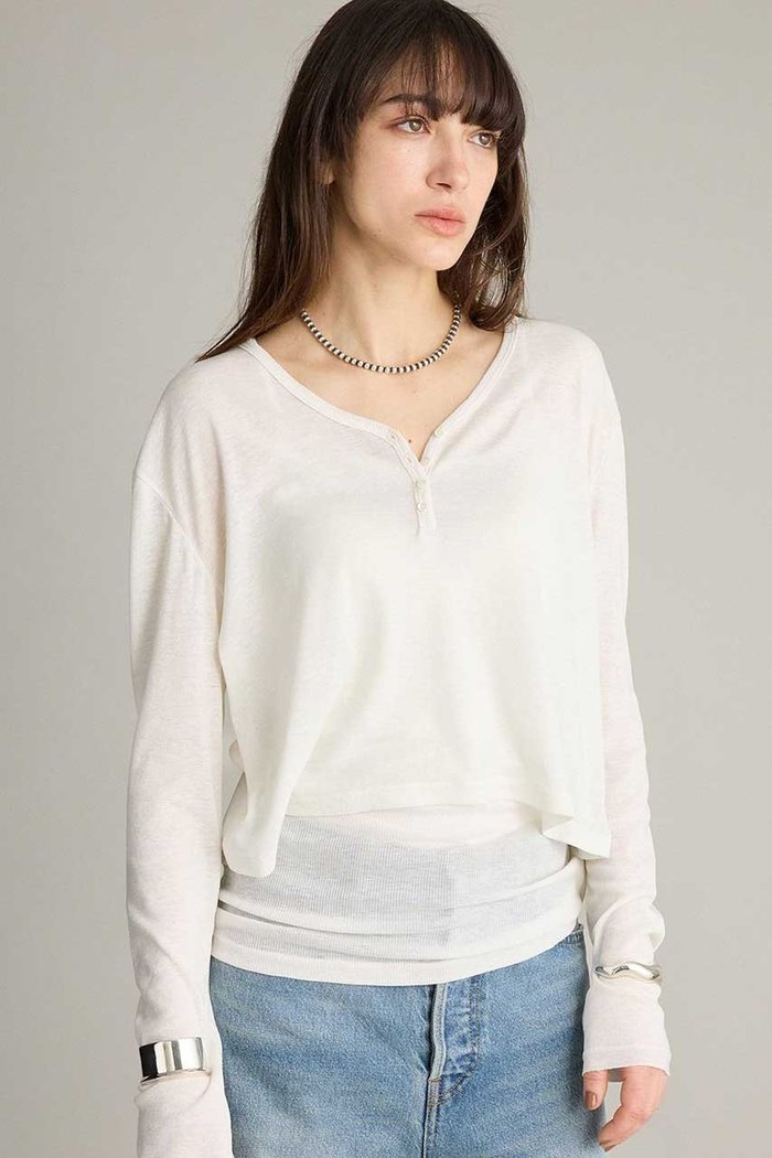 【ブリル/BRILL】のシアーヘンリーロングスリーブ インテリア・キッズ・メンズ・レディースファッション・服の通販 founy(ファニー) https://founy.com/ ファッション Fashion レディースファッション Fashion for Women トップス・カットソー Cut & Sew Tops シャツ・ブラウス・オフィスカジュアル Elegant Blouses & Button-Ups ロングTシャツ・Tシャツ Longline T-Shirts & Tees カットソー・ベーシックTシャツ Cut-and-Sewn Tops / Stretch Tees & Basics 2026年 2026 ウォーム Warm Fabric シアー Sheer, See-Through スリーブ Sleeve, Long Sleeve / Short Sleeve ロング Long, Long-Length 夏 Summer 春 Spring S/S・春夏 SS, Spring/Summer, Warm Season |ID: prp329100004827226 ipo3291000000035125657