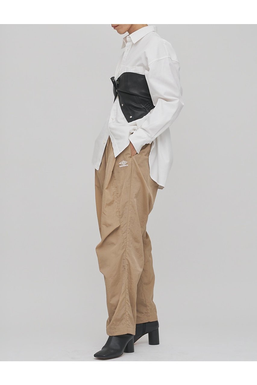 【ウィムガゼット/Whim Gazette】の【UMBRO×Whim Gazette】トラックパンツ 人気、トレンドファッション・服の通販 founy(ファニー) ファッション Fashion レディースファッション Fashion for Women パンツ Pants & Trousers 2026年 2026 おすすめ Recommended / Our Picks ギャザー Gathered, Ruffled クール Cool, Chic コラボ Collaboration, Collab スタンド Stand Collar, Upright Stand スポーツ Sports, Activewear スポーティ Sporty, Casual Athletic セットアップ Set-Up, Coordinated Outfit ブルゾン Blouson, Bomber Jacket メッシュ Mesh, Net Fabric 夏 Summer 春 Spring S/S・春夏 SS, Spring/Summer, Warm Season other-4|ID: prp329100004827231 ipo3291000000035125717