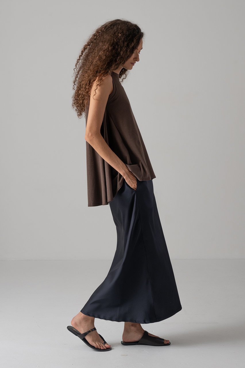 【コグ ザビッグスモーク/COGTHEBIGSMOKE】の46 JENIFFER FLAIR SKIRT 人気、トレンドファッション・服の通販 founy(ファニー) 　ファッション　Fashion　レディースファッション　Fashion for Women　スカート　Skirts　ロングスカート　Long Skirts / Maxi & Midi Skirts　2026年　2026　サテン　Satin, Glossy Fabric　ストレッチ　Stretch, Stretchy Fabric　ストレート　Straight, Straight Cut　バイアス　Bias, Diagonal Cut　フィット　Fit, Slim Fit　フェミニン　Feminine, Girly　フレア　Flare, Flared　フロント　Front, Front Design　ロング　Long, Long-Length　夏　Summer　春　Spring　S/S・春夏　SS, Spring/Summer, Warm Season　other-7|ID: prp329100004828941 ipo3291000000035977069