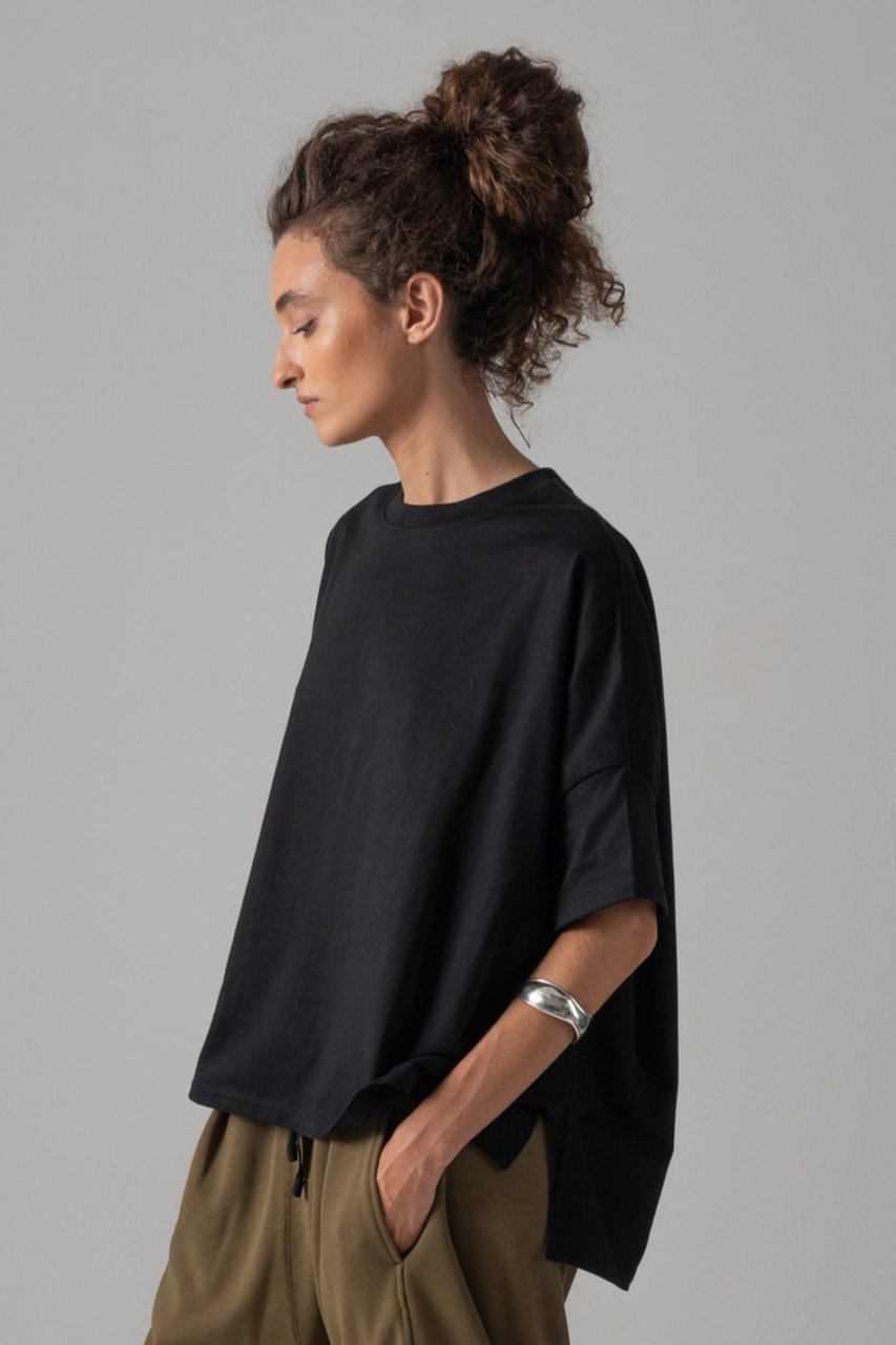 【コグ ザビッグスモーク/COGTHEBIGSMOKE】の31 NOA T SHIRT 人気、トレンドファッション・服の通販 founy(ファニー) 　ファッション　Fashion　レディースファッション　Fashion for Women　トップス・カットソー　Cut & Sew Tops　シャツ・ブラウス・オフィスカジュアル　Elegant Blouses & Button-Ups　ロングTシャツ・Tシャツ　Longline T-Shirts & Tees　カットソー・ベーシックTシャツ　Cut-and-Sewn Tops / Stretch Tees & Basics　2026年　2026　なめらか　Smooth, Silky Texture　ショート　Short, Short Length　シンプル　Simple, Minimal　スリーブ　Sleeve, Long Sleeve / Short Sleeve　バランス　Balance, Style Balance　ワイド　Wide, Wide Fit　エレガント 上品　Elegant　夏　Summer　定番　Standard, Basic Item　春　Spring　S/S・春夏　SS, Spring/Summer, Warm Season　other-7|ID: prp329100004828971 ipo3291000000035391916