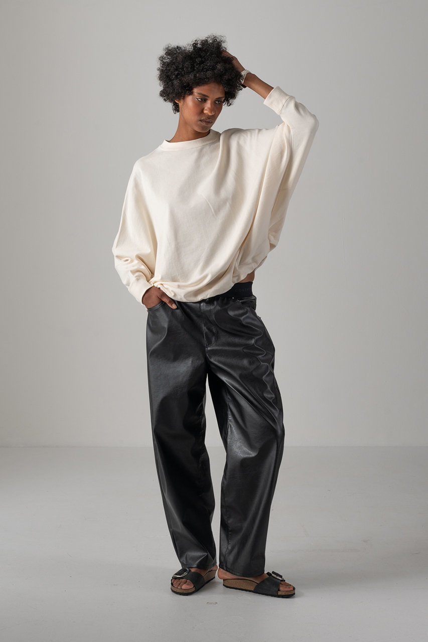 【コグ ザビッグスモーク/COGTHEBIGSMOKE】の54 NAOMI STINGRAY TOP 人気、トレンドファッション・服の通販 founy(ファニー) 　ファッション　Fashion　レディースファッション　Fashion for Women　トップス・カットソー　Cut & Sew Tops　シャツ・ブラウス・オフィスカジュアル　Elegant Blouses & Button-Ups　ロングTシャツ・Tシャツ　Longline T-Shirts & Tees　カットソー・ベーシックTシャツ　Cut-and-Sewn Tops / Stretch Tees & Basics　2026年　2026　コンパクト　Compact, Small Size　スリム　Slim, Slim Fit　スリーブ　Sleeve, Long Sleeve / Short Sleeve　ドレープ　Drape, Draping Fabric　フォルム　Silhouette, Form　ペンシル　Pencil, Pencil Skirt　ロング　Long, Long-Length　夏　Summer　春　Spring　S/S・春夏　SS, Spring/Summer, Warm Season　other-6|ID: prp329100004828988 ipo3291000000035145966