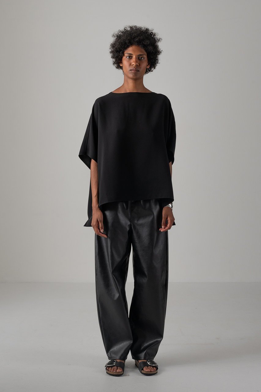 【コグ ザビッグスモーク/COGTHEBIGSMOKE】の66 BETTY TOP 人気、トレンドファッション・服の通販 founy(ファニー) ファッション Fashion レディースファッション Fashion for Women トップス・カットソー Cut & Sew Tops シャツ・ブラウス・オフィスカジュアル Elegant Blouses & Button-Ups ロングTシャツ・Tシャツ Longline T-Shirts & Tees カットソー・ベーシックTシャツ Cut-and-Sewn Tops / Stretch Tees & Basics 2026年 2026 エレガント 上品 Elegant ショート Short, Short Length ジョーゼット Georgette, Semi-Sheer Fabric スリット Slit, Slit Detail スリーブ Sleeve, Long Sleeve / Short Sleeve ポンチョ Poncho, Cape Style 吸水 Absorbent, Quick-Dry 夏 Summer 旅行 Travel 春 Spring S/S・春夏 SS, Spring/Summer, Warm Season other-6|ID: prp329100004828990 ipo3291000000035818402