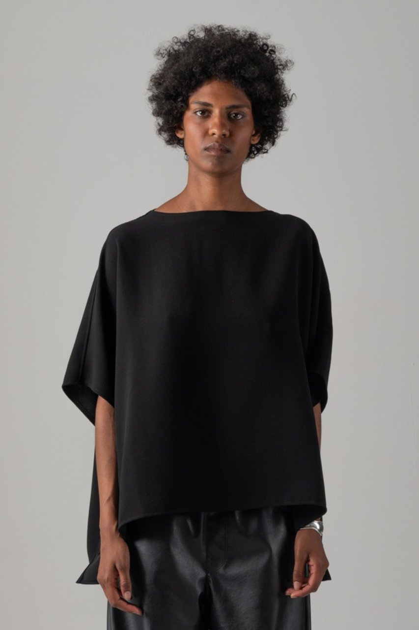 【コグ ザビッグスモーク/COGTHEBIGSMOKE】の66 BETTY TOP 人気、トレンドファッション・服の通販 founy(ファニー) ファッション Fashion レディースファッション Fashion for Women トップス・カットソー Cut & Sew Tops シャツ・ブラウス・オフィスカジュアル Elegant Blouses & Button-Ups ロングTシャツ・Tシャツ Longline T-Shirts & Tees カットソー・ベーシックTシャツ Cut-and-Sewn Tops / Stretch Tees & Basics 2026年 2026 エレガント 上品 Elegant ショート Short, Short Length ジョーゼット Georgette, Semi-Sheer Fabric スリット Slit, Slit Detail スリーブ Sleeve, Long Sleeve / Short Sleeve ポンチョ Poncho, Cape Style 吸水 Absorbent, Quick-Dry 夏 Summer 旅行 Travel 春 Spring S/S・春夏 SS, Spring/Summer, Warm Season other-7|ID: prp329100004828990 ipo3291000000035818403