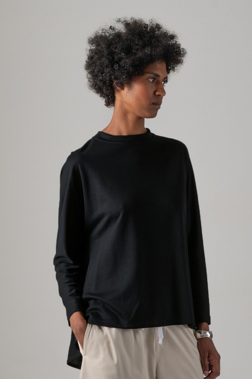 【コグ ザビッグスモーク/COGTHEBIGSMOKE】の61 ABBY TOP 人気、トレンドファッション・服の通販 founy(ファニー) ファッション Fashion レディースファッション Fashion for Women トップス・カットソー Cut & Sew Tops シャツ・ブラウス・オフィスカジュアル Elegant Blouses & Button-Ups ロングTシャツ・Tシャツ Longline T-Shirts & Tees カットソー・ベーシックTシャツ Cut-and-Sewn Tops / Stretch Tees & Basics 2026年 2026 カッティング Cutting Detail コレクション Collection, Seasonal Line スリーブ Sleeve, Long Sleeve / Short Sleeve パターン Pattern, Design Print フォルム Silhouette, Form フレア Flare, Flared フロント Front, Front Design ロング Long, Long-Length 人気 Popular, Best Seller 夏 Summer 春 Spring S/S・春夏 SS, Spring/Summer, Warm Season other-8|ID: prp329100004828998 ipo3291000000035146048