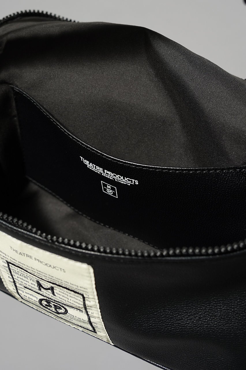【メゾンスペシャル/MAISON SPECIAL】の【UNISEX】×THEATRE PRODUCTSCollaboration Horizontal Leather Shoulder Bag/シアタープロダクツコラボレーションホライゾナルレザーショルダーバッグ 人気、トレンドファッション・服の通販 founy(ファニー) 　ファッション　Fashion　レディースファッション　Fashion for Women　バッグ　Bags　傘　Umbrella, Parasol　スポーティ　Sporty, Casual Athletic　トレンド　Trend, Trending Now　バランス　Balance, Style Balance　フェイクレザー　Faux Leather, PU Leather　フォルム　Silhouette, Form　ボックス　Boxy, Box Shape　モダン　Modern, Contemporary　ユニセックス　Unisex, Genderless　リアル　Real, Realistic　再入荷　Restock / Back in Stock　エレガント 上品　Elegant　other-6|ID: prp329100004829129 ipo3291000000036690272